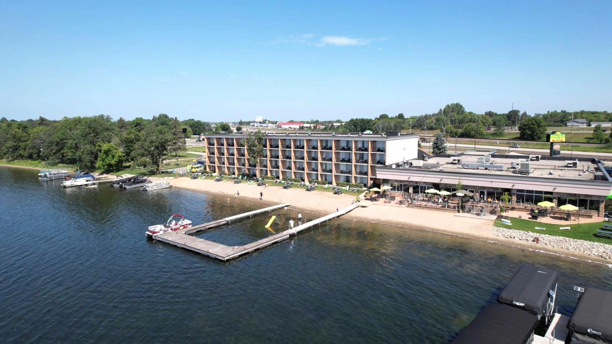 Holiday Inn Detroit Lakes By Ihg Eksteriør billede